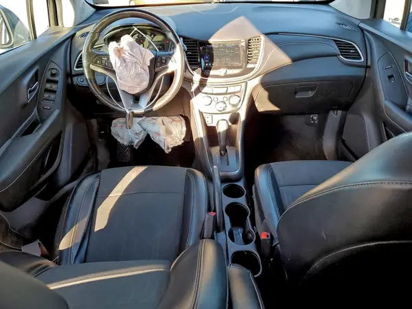 3GNCJPSB7KL207578 2019 CHEVROLET TRAX - Image 8