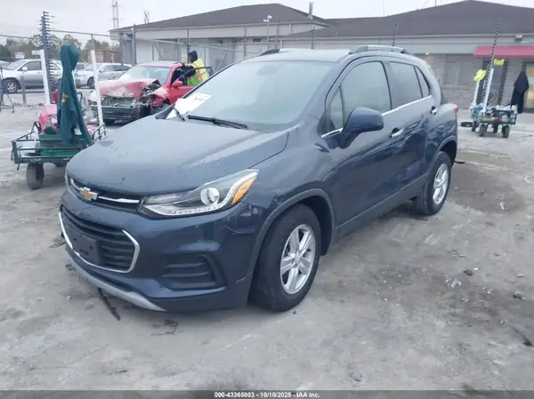 3GNCJPSB7KL241259 2019 CHEVROLET TRAX - Image 2