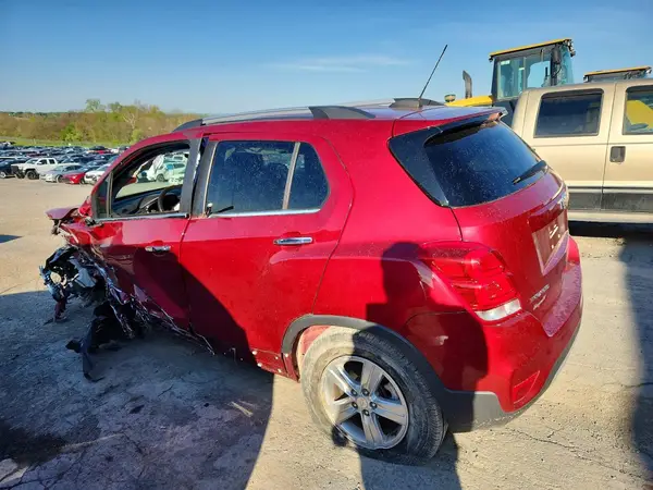 3GNCJPSB7KL253878 2019 CHEVROLET TRAX - Image 2