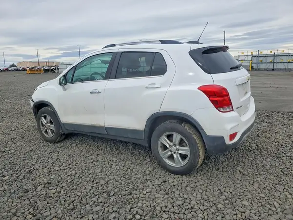 3GNCJPSB7KL272625 2019 CHEVROLET TRAX - Image 2
