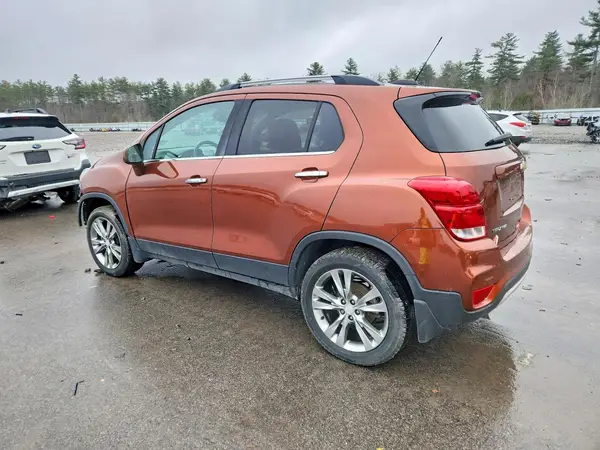 3GNCJPSB7KL277615 2019 CHEVROLET TRAX - Image 2
