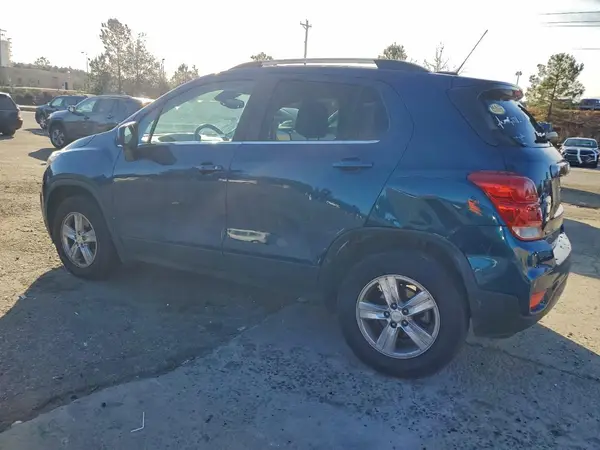 3GNCJPSB7KL283642 2019 CHEVROLET TRAX - Image 2