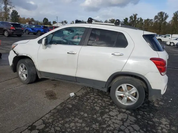 3GNCJPSB7KL305140 2019 CHEVROLET TRAX - Image 2