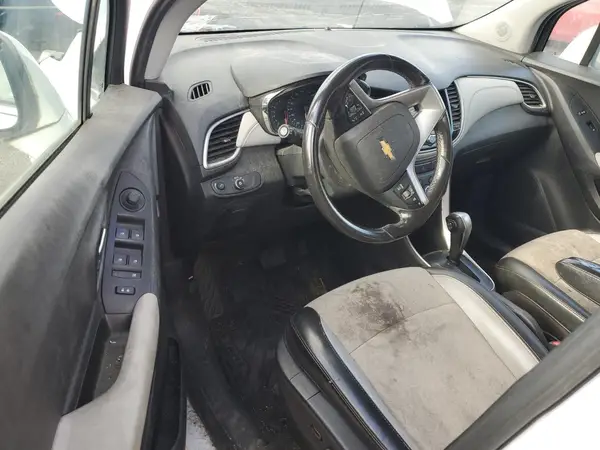 3GNCJPSB7KL305140 2019 CHEVROLET TRAX - Image 8