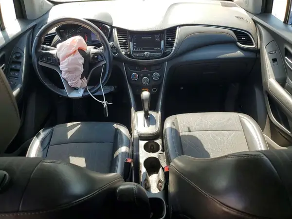 3GNCJPSB7KL384633 2019 CHEVROLET TRAX - Image 8