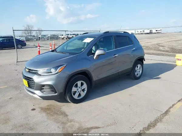 3GNCJPSB7LL150297 2020 CHEVROLET TRAX - Image 2