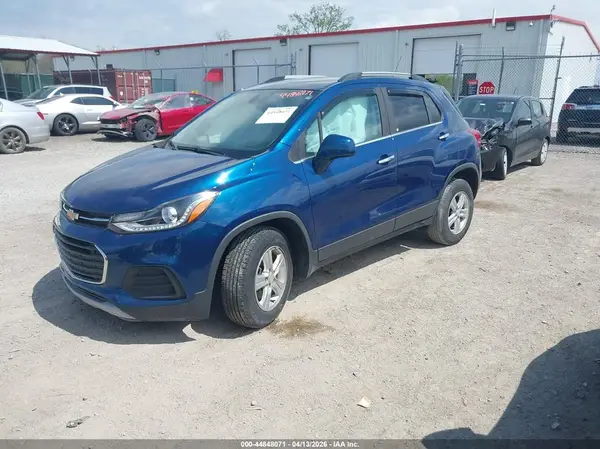 3GNCJPSB7LL190623 2020 CHEVROLET TRAX - Image 2