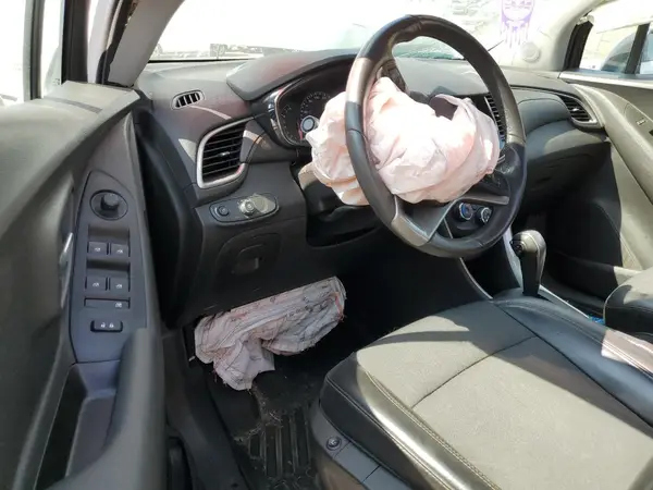 3GNCJPSB7LL196504 2020 CHEVROLET TRAX - Image 8