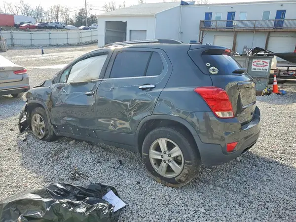 3GNCJPSB7LL218954 2020 CHEVROLET TRAX - Image 2