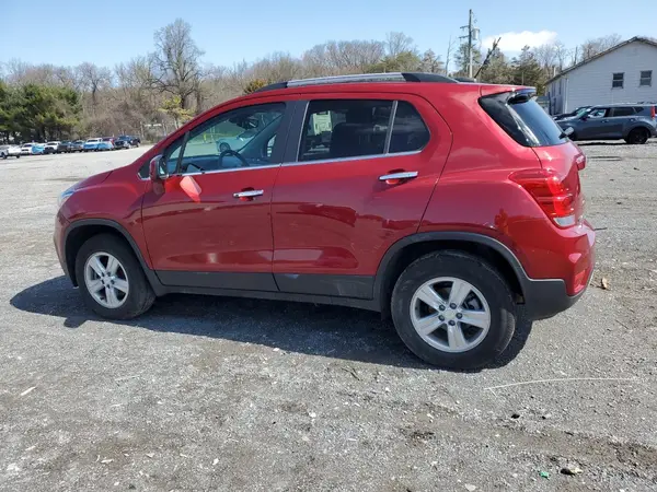 3GNCJPSB7LL254174 2020 CHEVROLET TRAX - Image 2