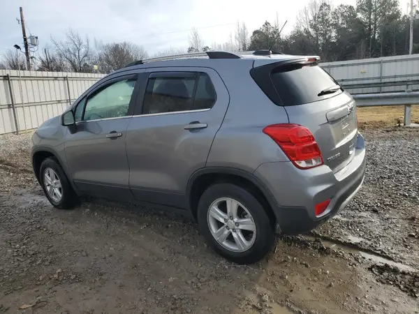 3GNCJPSB7LL260394 2020 CHEVROLET TRAX - Image 2