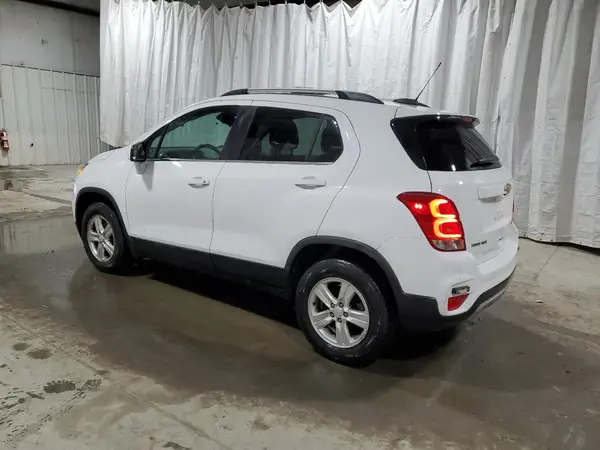 3GNCJPSB7LL266731 2020 CHEVROLET TRAX - Image 2