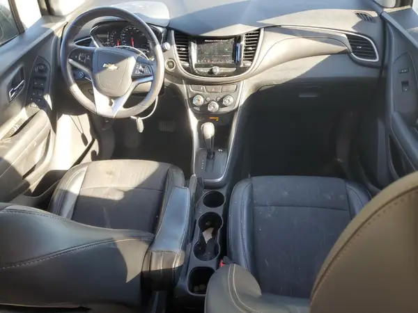 3GNCJPSB7LL300697 2020 CHEVROLET TRAX - Image 8