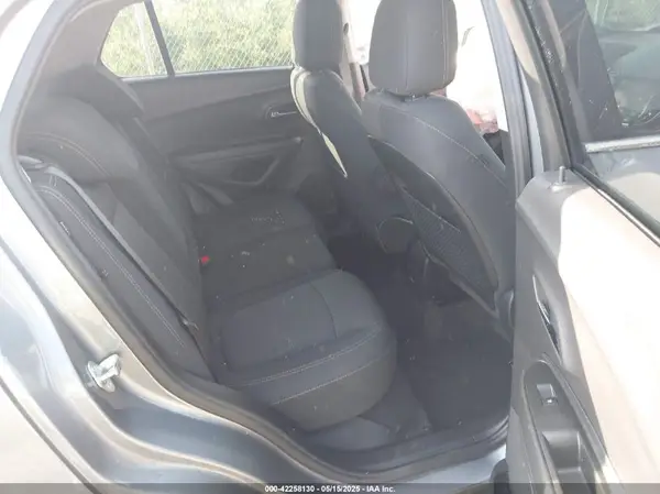 3GNCJPSB7LL323025 2020 CHEVROLET TRAX - Image 8