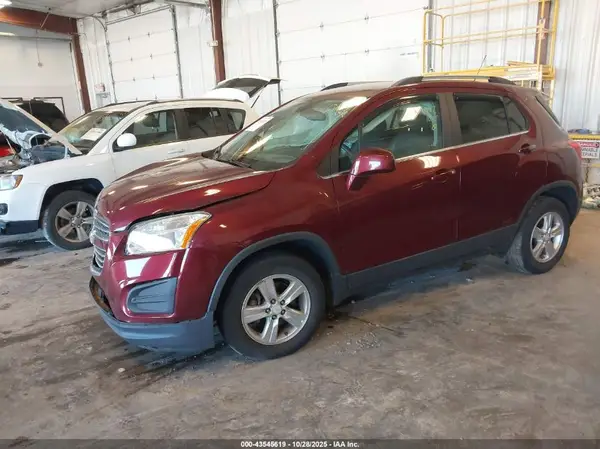 3GNCJPSB8GL126211 2016 CHEVROLET TRAX - Image 2
