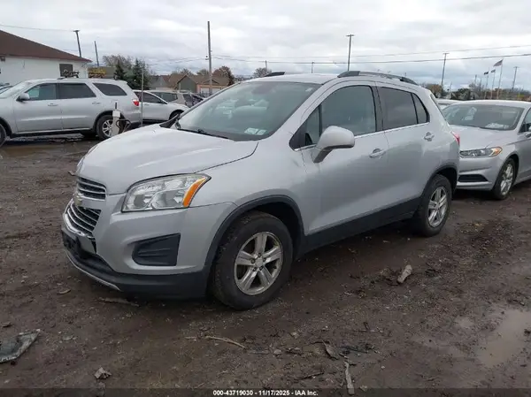 3GNCJPSB8GL250317 2016 CHEVROLET TRAX - Image 2
