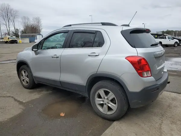 3GNCJPSB8GL258224 2016 CHEVROLET TRAX - Image 2