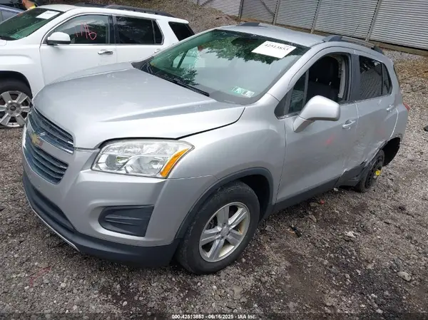 3GNCJPSB8GL262032 2016 CHEVROLET TRAX - Image 2