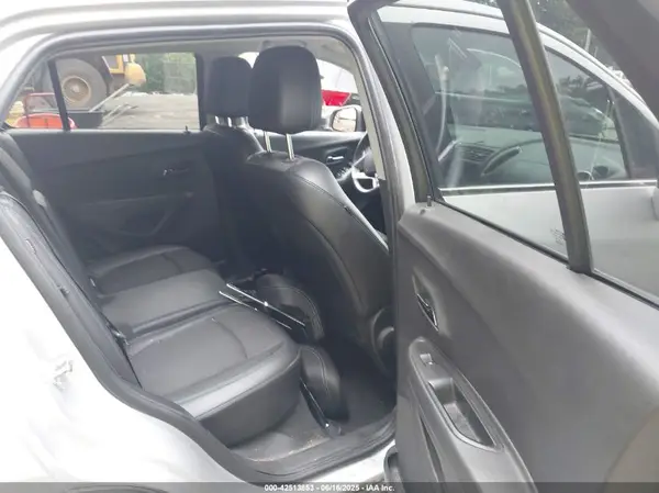 3GNCJPSB8GL262032 2016 CHEVROLET TRAX - Image 8