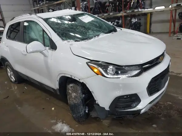 3GNCJPSB8HL147643 2017 CHEVROLET TRAX - Image 1