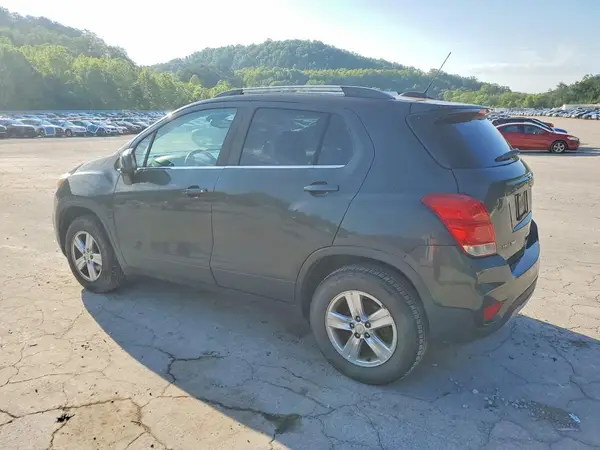 3GNCJPSB8HL155421 2017 CHEVROLET TRAX - Image 2