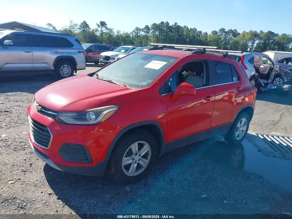 3GNCJPSB8HL195627 2017 CHEVROLET TRAX - Image 2