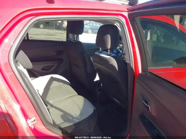 3GNCJPSB8HL195627 2017 CHEVROLET TRAX - Image 8