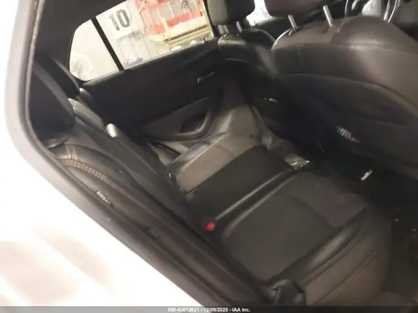 3GNCJPSB8HL237729 2017 CHEVROLET TRAX - Image 8