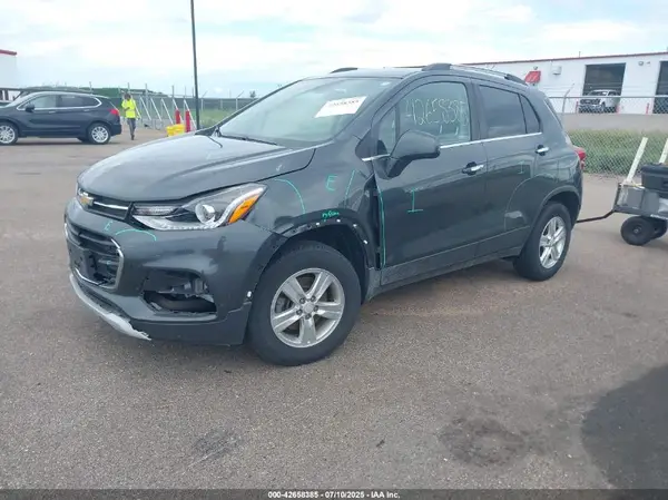 3GNCJPSB8JL149401 2018 CHEVROLET TRAX - Image 2