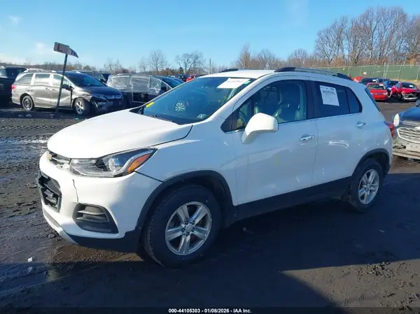 3GNCJPSB8JL198128 2018 CHEVROLET TRAX - Image 2