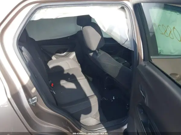 3GNCJPSB8JL201450 2018 CHEVROLET TRAX - Image 8
