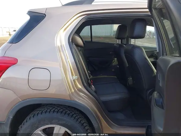3GNCJPSB8JL227465 2018 CHEVROLET TRAX - Image 3