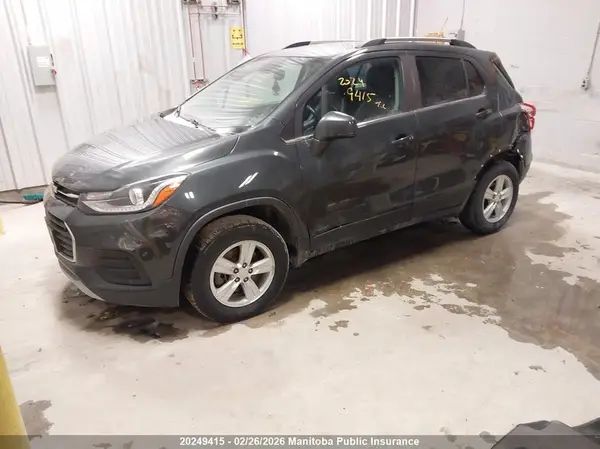 3GNCJPSB8JL229815 2018 CHEVROLET TRAX - Image 2