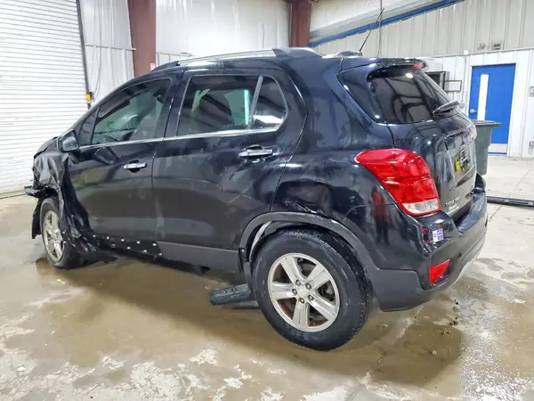 3GNCJPSB8JL257176 2018 CHEVROLET TRAX - Image 2
