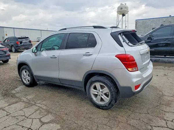 3GNCJPSB8JL263852 2018 CHEVROLET TRAX - Image 2