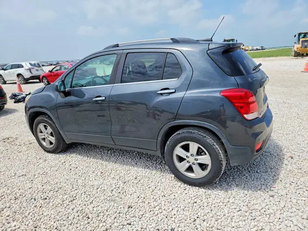 3GNCJPSB8JL264418 2018 CHEVROLET TRAX - Image 2