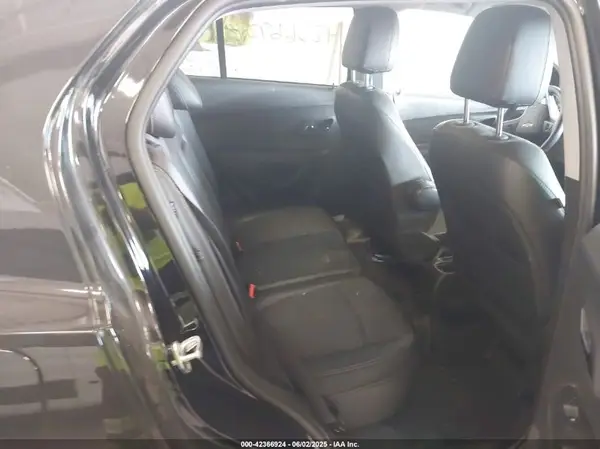 3GNCJPSB8JL278500 2018 CHEVROLET TRAX - Image 8