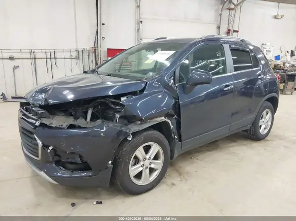 3GNCJPSB8JL293546 2018 CHEVROLET TRAX - Image 2