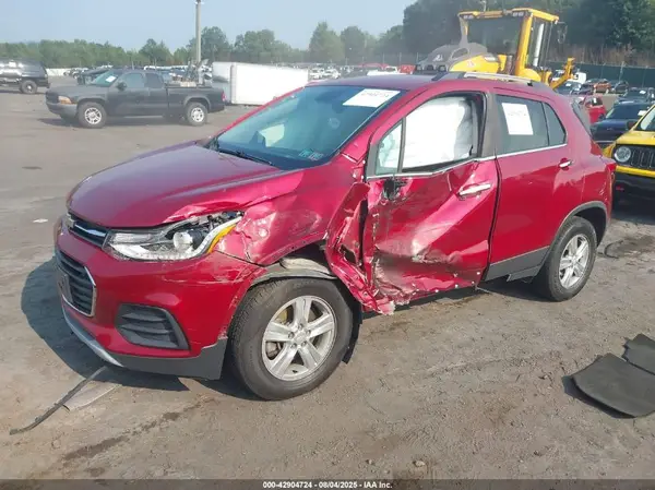 3GNCJPSB8JL300222 2018 CHEVROLET TRAX - Image 2