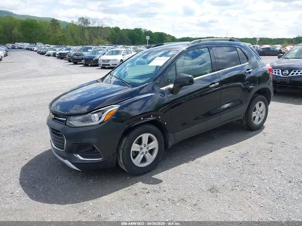 3GNCJPSB8JL328196 2018 CHEVROLET TRAX - Image 2