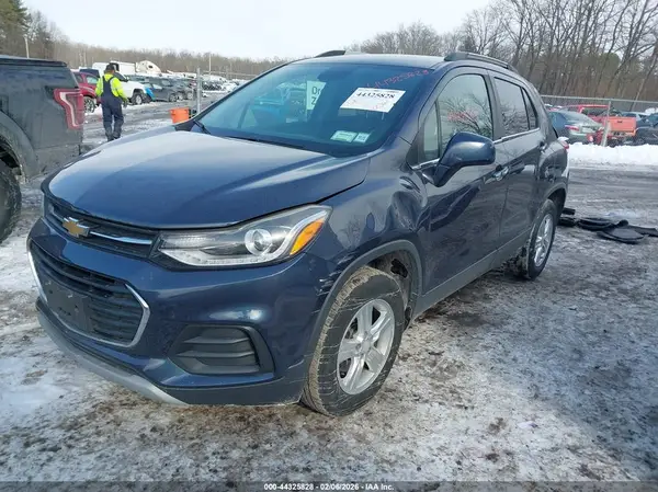 3GNCJPSB8JL337139 2018 CHEVROLET TRAX - Image 2