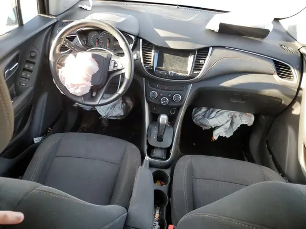 3GNCJPSB8JL340364 2018 CHEVROLET TRAX - Image 8