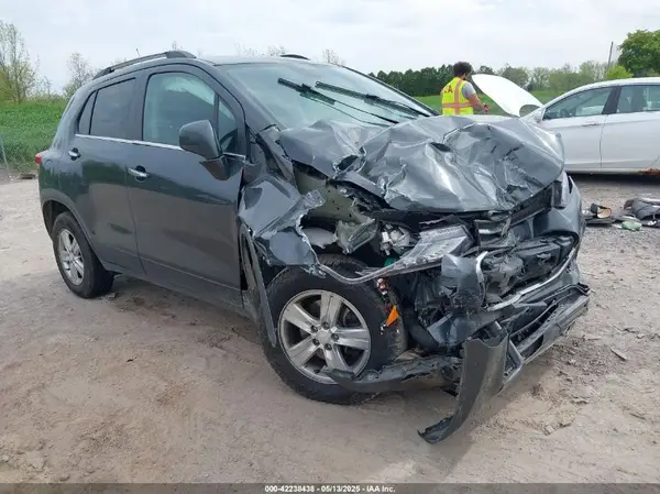 3GNCJPSB8JL398152 2018 CHEVROLET TRAX - Image 1