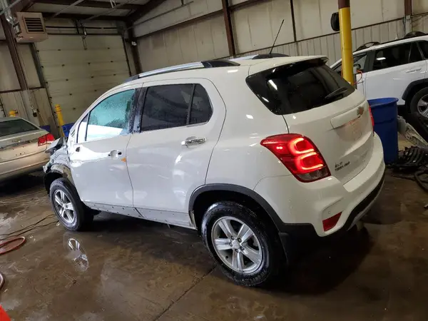 3GNCJPSB8JL417444 2018 CHEVROLET TRAX - Image 2