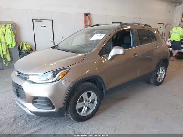 3GNCJPSB8KL127996 2019 CHEVROLET TRAX - Image 2