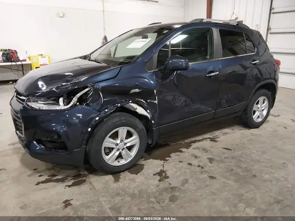 3GNCJPSB8KL187972 2019 CHEVROLET TRAX - Image 2