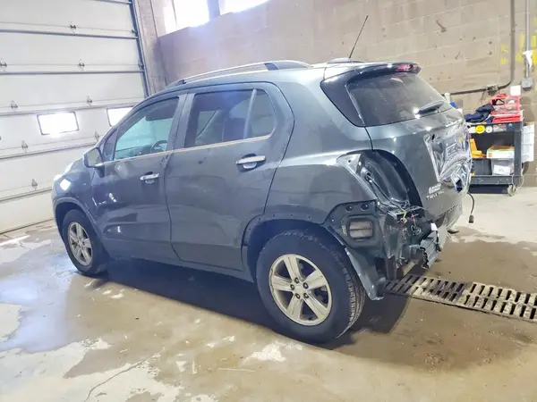 3GNCJPSB8KL196283 2019 CHEVROLET TRAX - Image 2