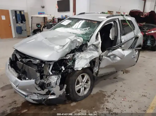 3GNCJPSB8KL294102 2019 CHEVROLET TRAX - Image 2