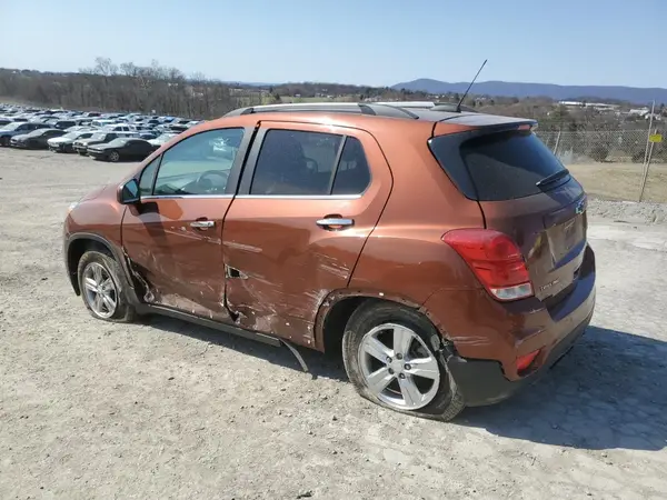 3GNCJPSB8KL306913 2019 CHEVROLET TRAX - Image 2