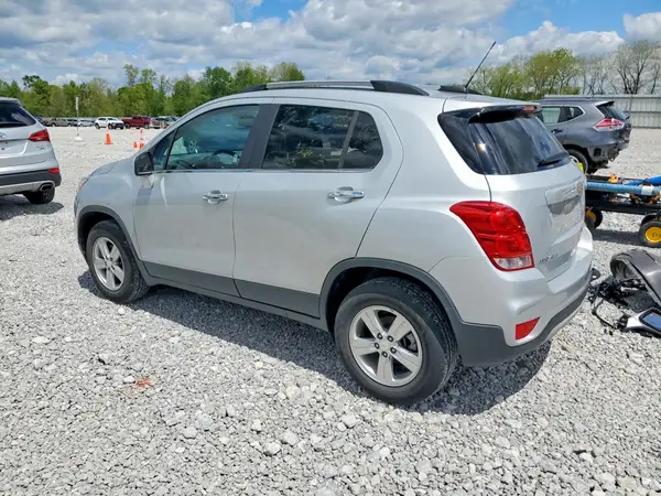 3GNCJPSB8KL330757 2019 CHEVROLET TRAX - Image 2